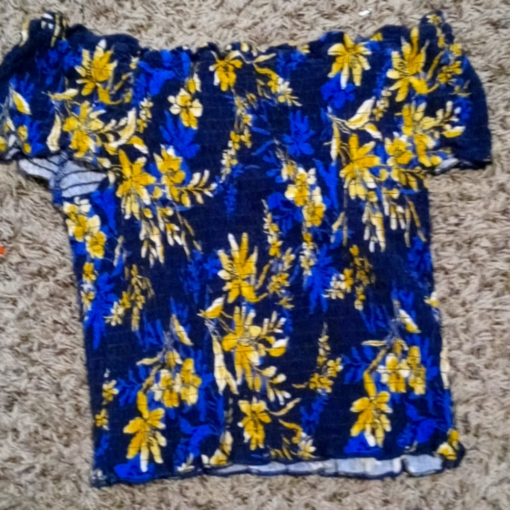 Off the shoulders crop top